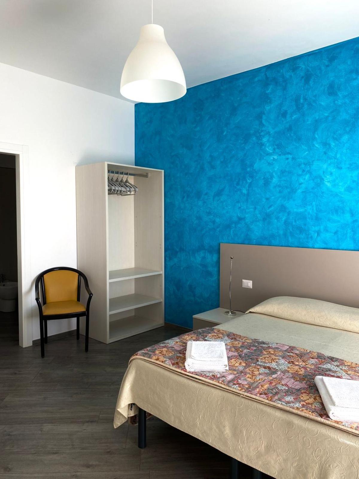 Hotel Risorgimento アジェーロラ エクステリア 写真