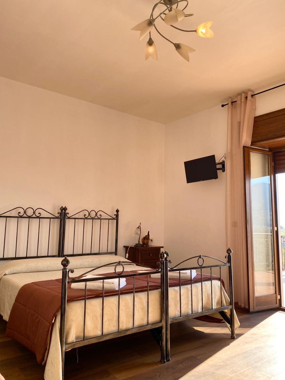 Hotel Risorgimento アジェーロラ エクステリア 写真