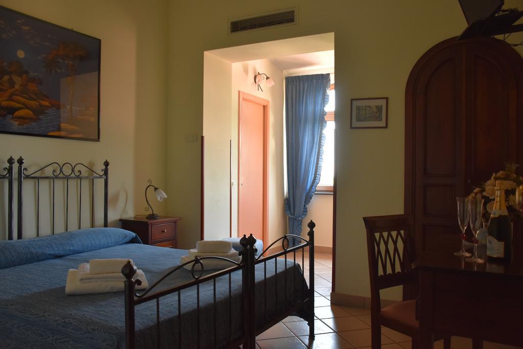 Hotel Risorgimento アジェーロラ エクステリア 写真