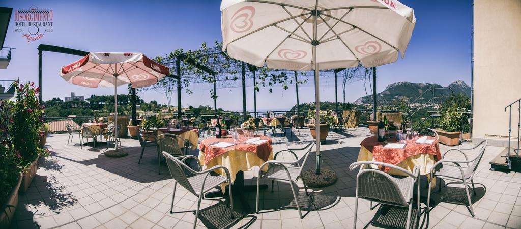 Hotel Risorgimento アジェーロラ エクステリア 写真