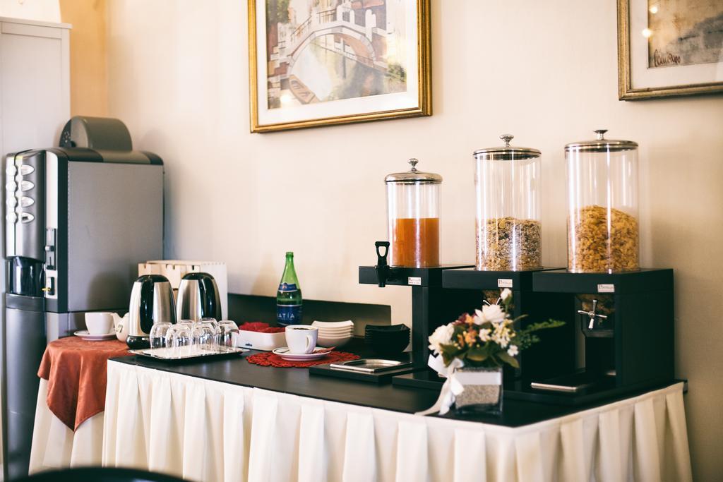 Hotel Risorgimento アジェーロラ エクステリア 写真